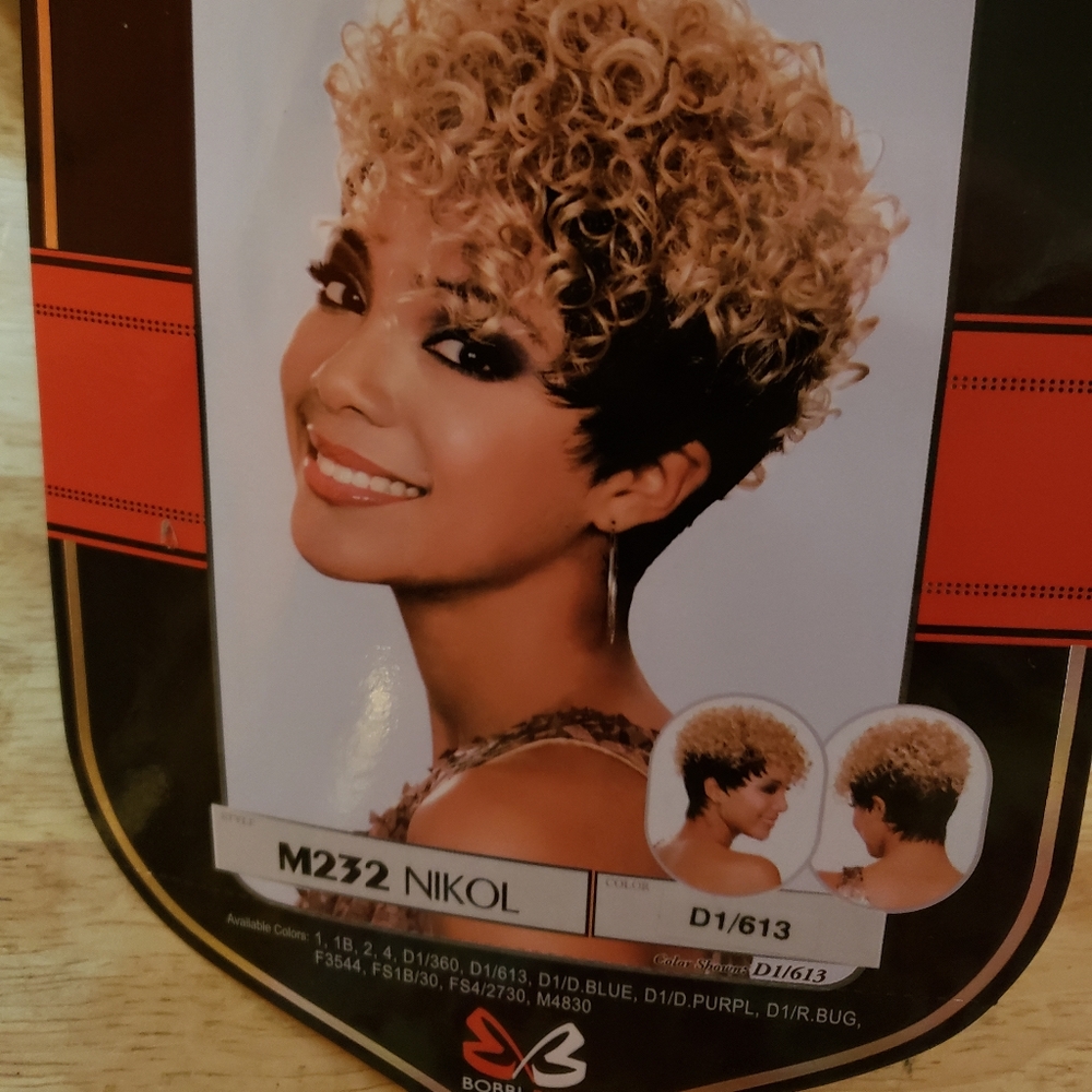 Wig - Picture 4 of 4